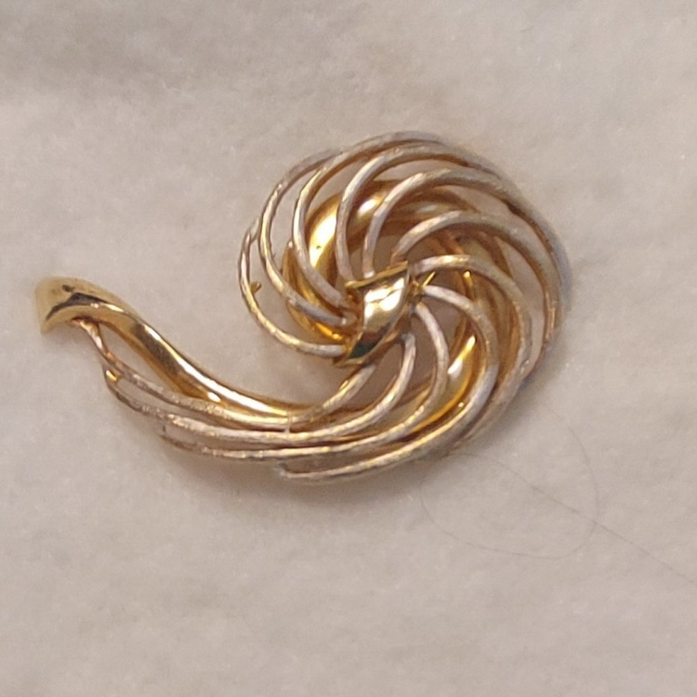 Gold Tone Seashell Brooch Pin
